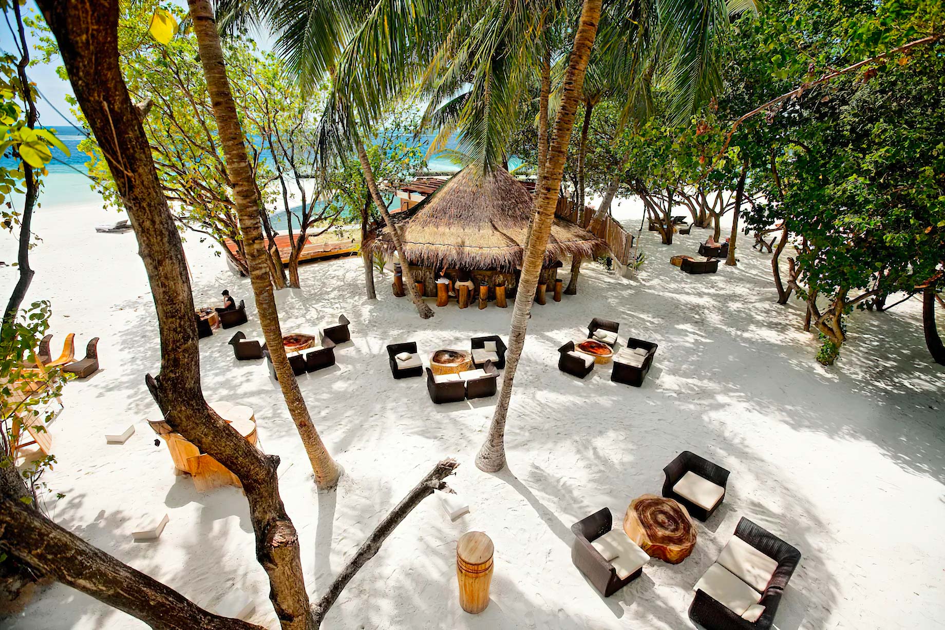 Constance Moofushi Resort – South Ari Atoll, Maldives – Totem Bar