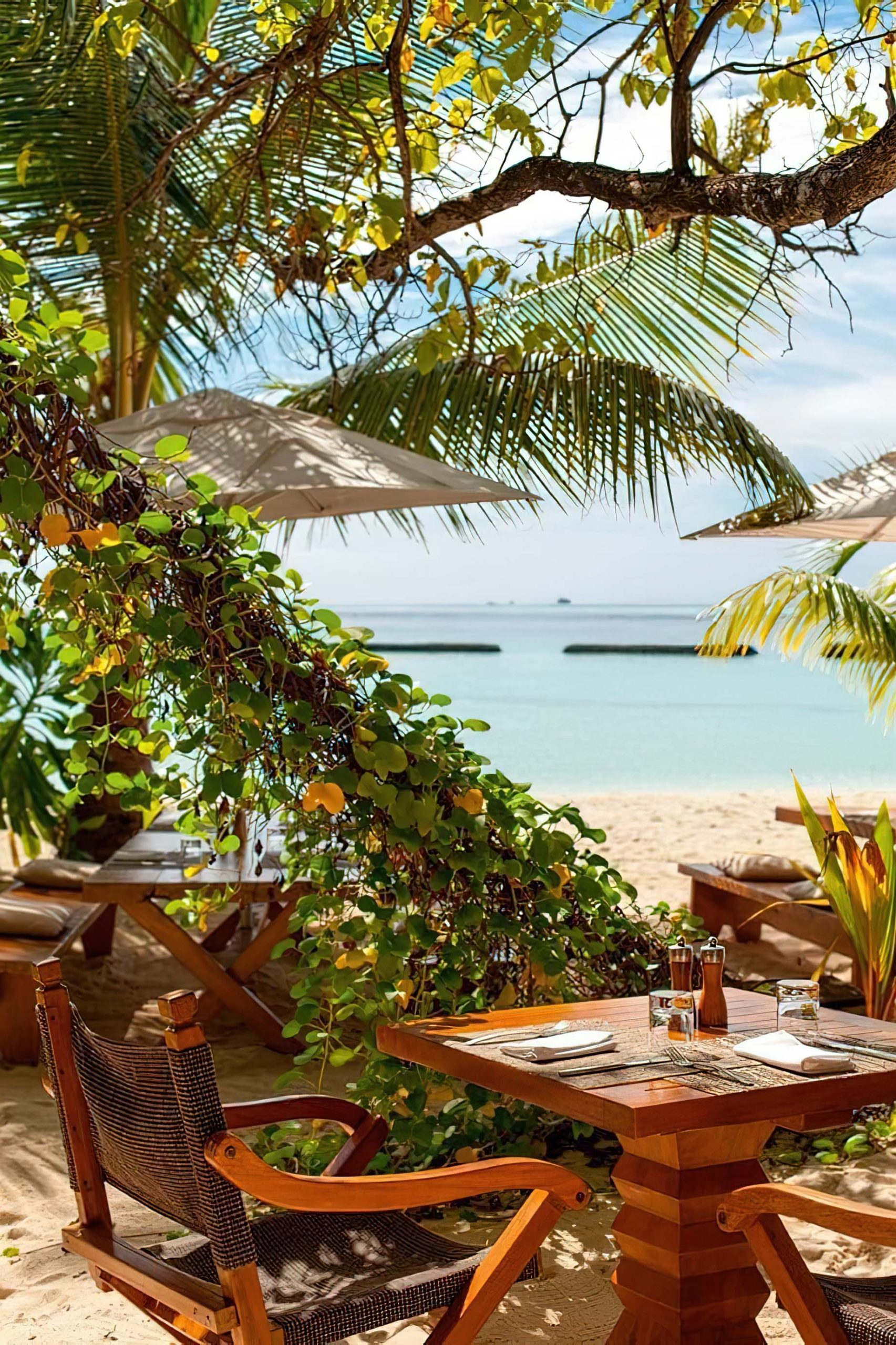 Constance Moofushi Resort – South Ari Atoll, Maldives – Totem Bar Ocean View
