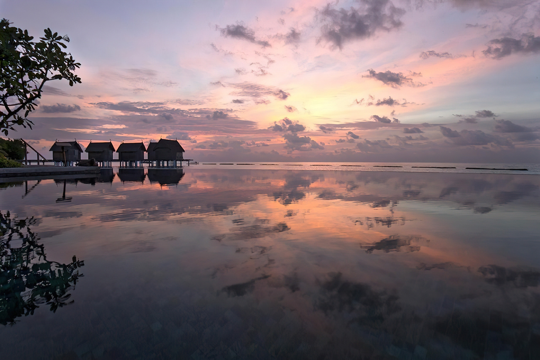 Constance Moofushi Resort – South Ari Atoll, Maldives – Pool Sunset