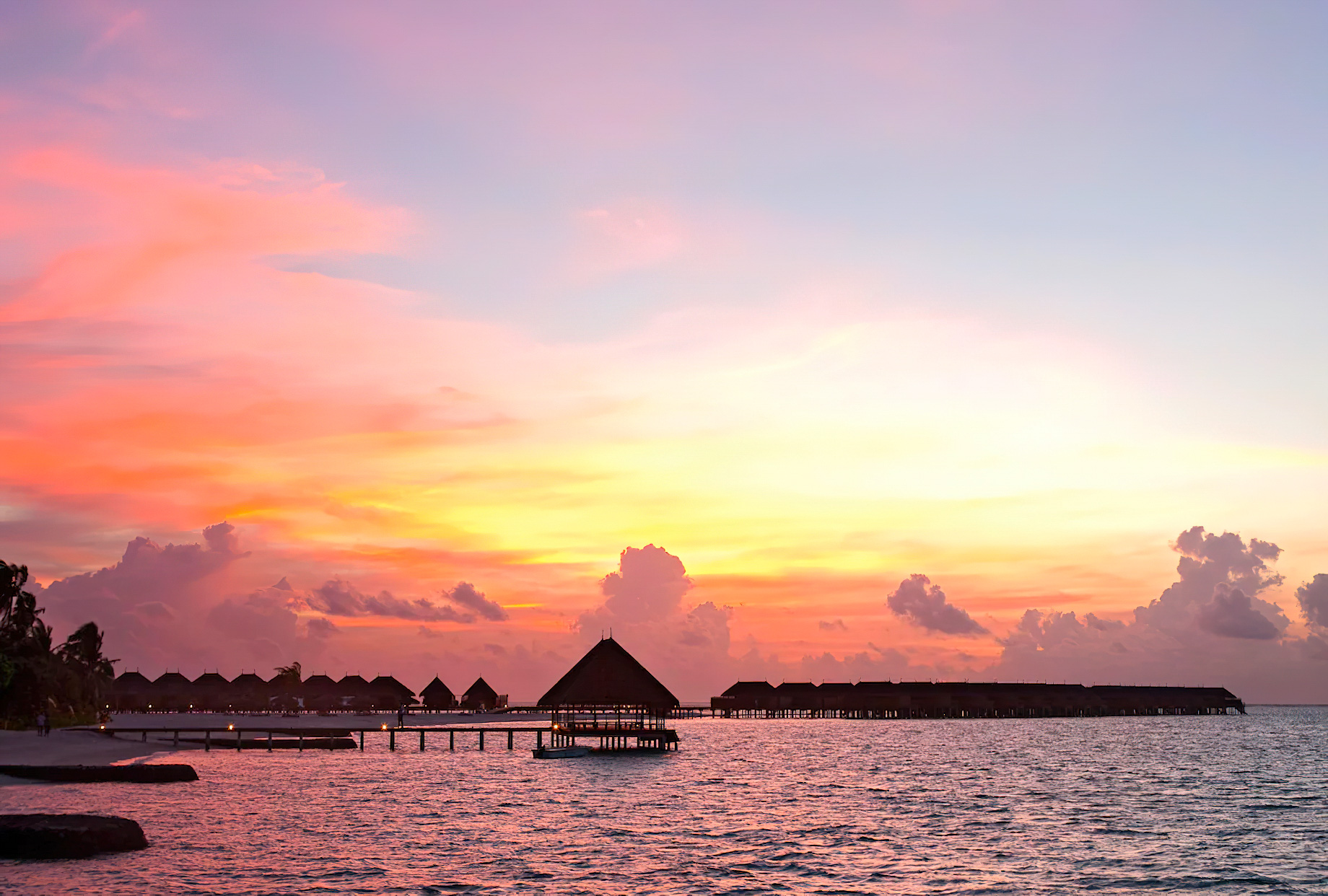 Constance Moofushi Resort – South Ari Atoll, Maldives – Resort Sunset View