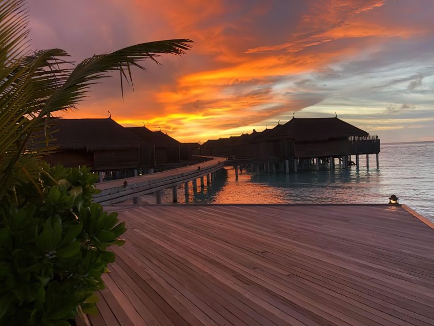 Constance Moofushi Resort - South Ari Atoll, Maldives - Resort Sunset Ocean View