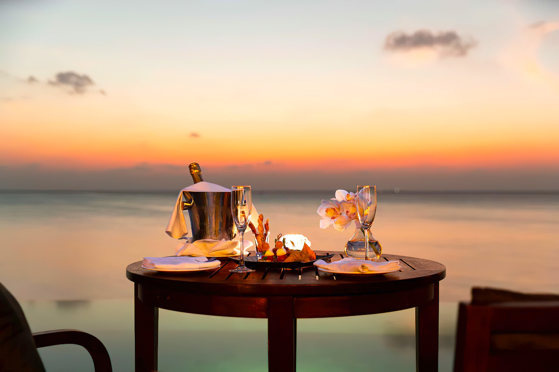Anantara Thigu Maldives Resort - South Male Atoll, Maldives - Beach Dining Sunset