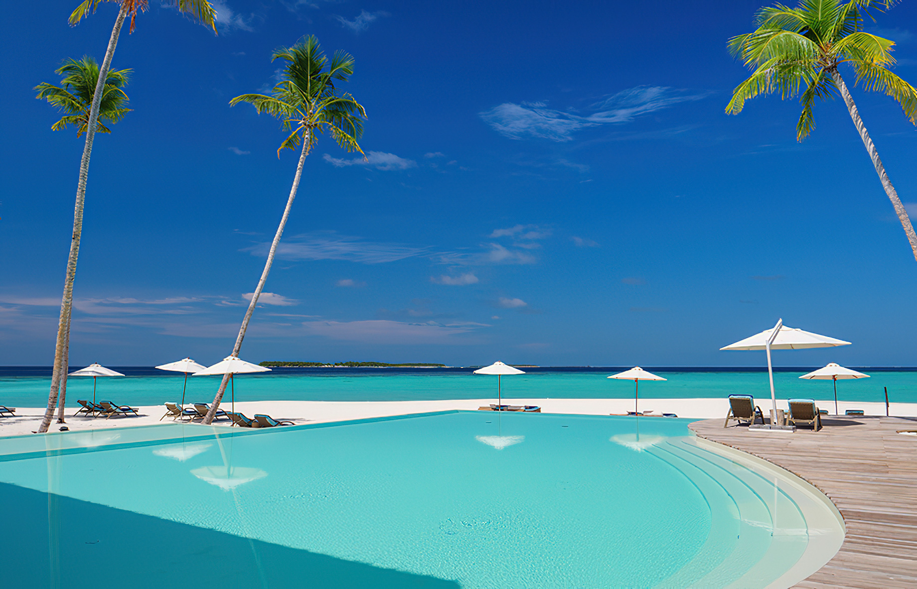 Baglioni Resort Maldives – Maagau Island, Rinbudhoo, Maldives – Infinity Pool Ocean View