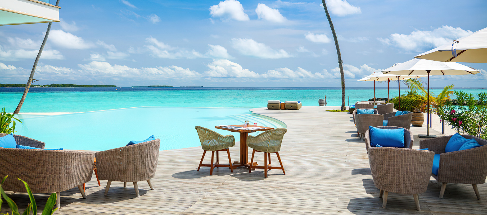 Baglioni Resort Maldives – Maagau Island, Rinbudhoo, Maldives – Pool Bar Ocean View