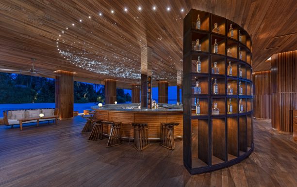 Anantara Kihavah Maldives Villas Resort - Baa Atoll, Maldives - SKY Bar interior