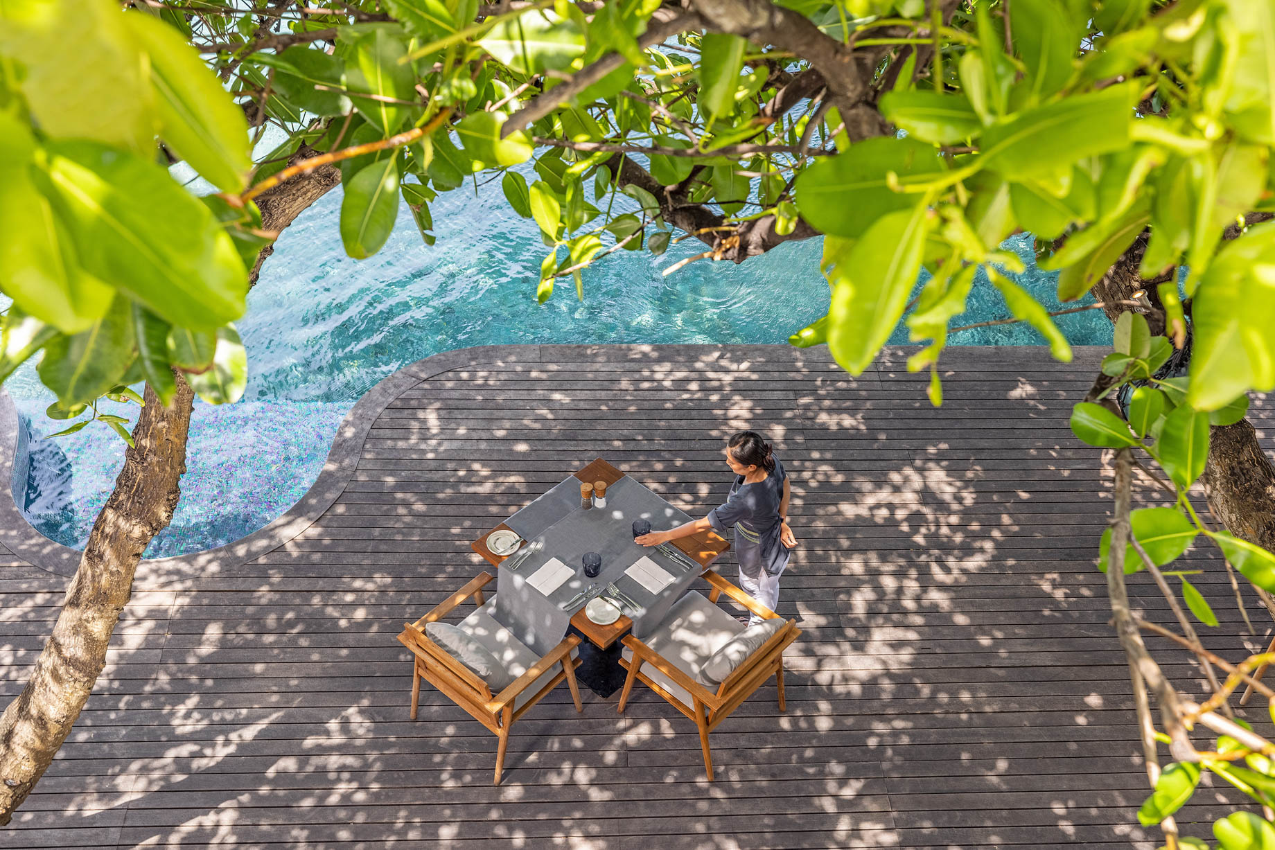 Anantara Kihavah Maldives Villas Resort - Baa Atoll, Maldives - Manzaru Restaurant Outdoor Poolside Dining