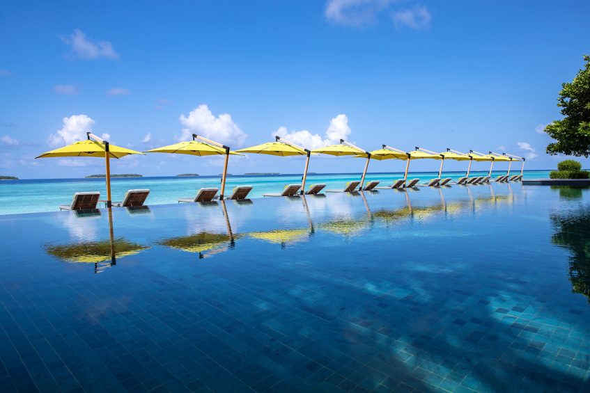 Anantara Kihavah Maldives Villas Resort - Baa Atoll, Maldives - Manzaru Restaurant Pool View