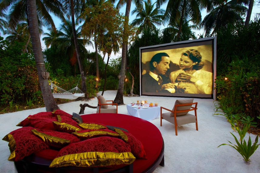 Anantara Kihavah Maldives Villas Resort - Baa Atoll, Maldives - Beach Cinema
