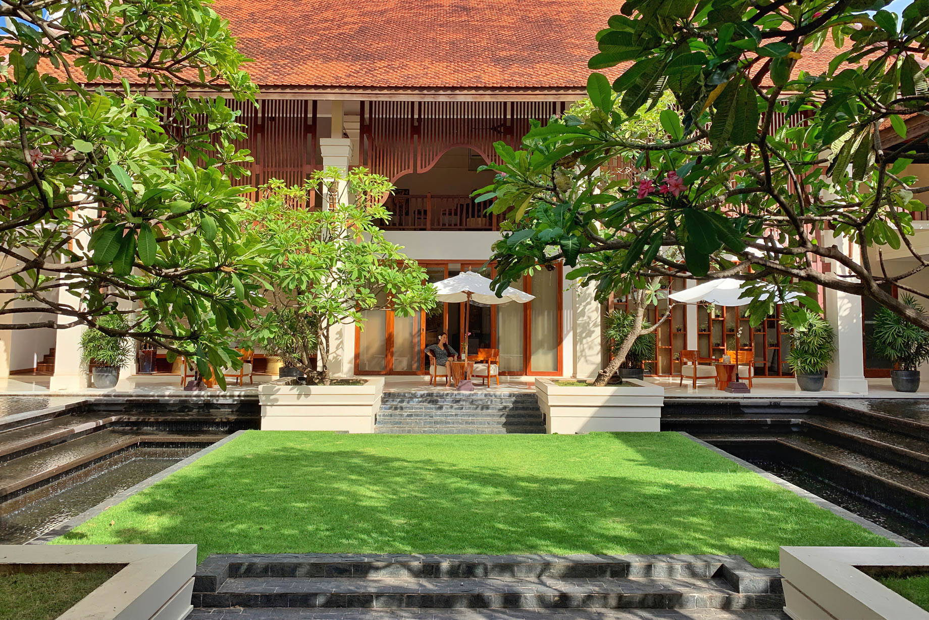 Anantara Angkor Resort - Siem Reap, Cambodia - Courtyard