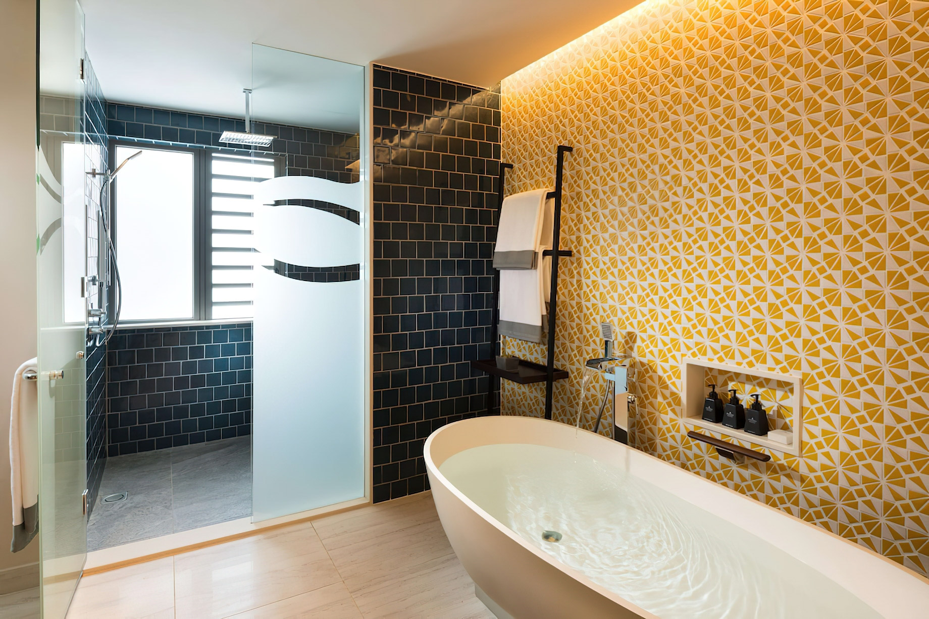 Anantara Iko Mauritius Resort & Villas - Plaine Magnien, Mauritius - Ocean View Suite Bathroom