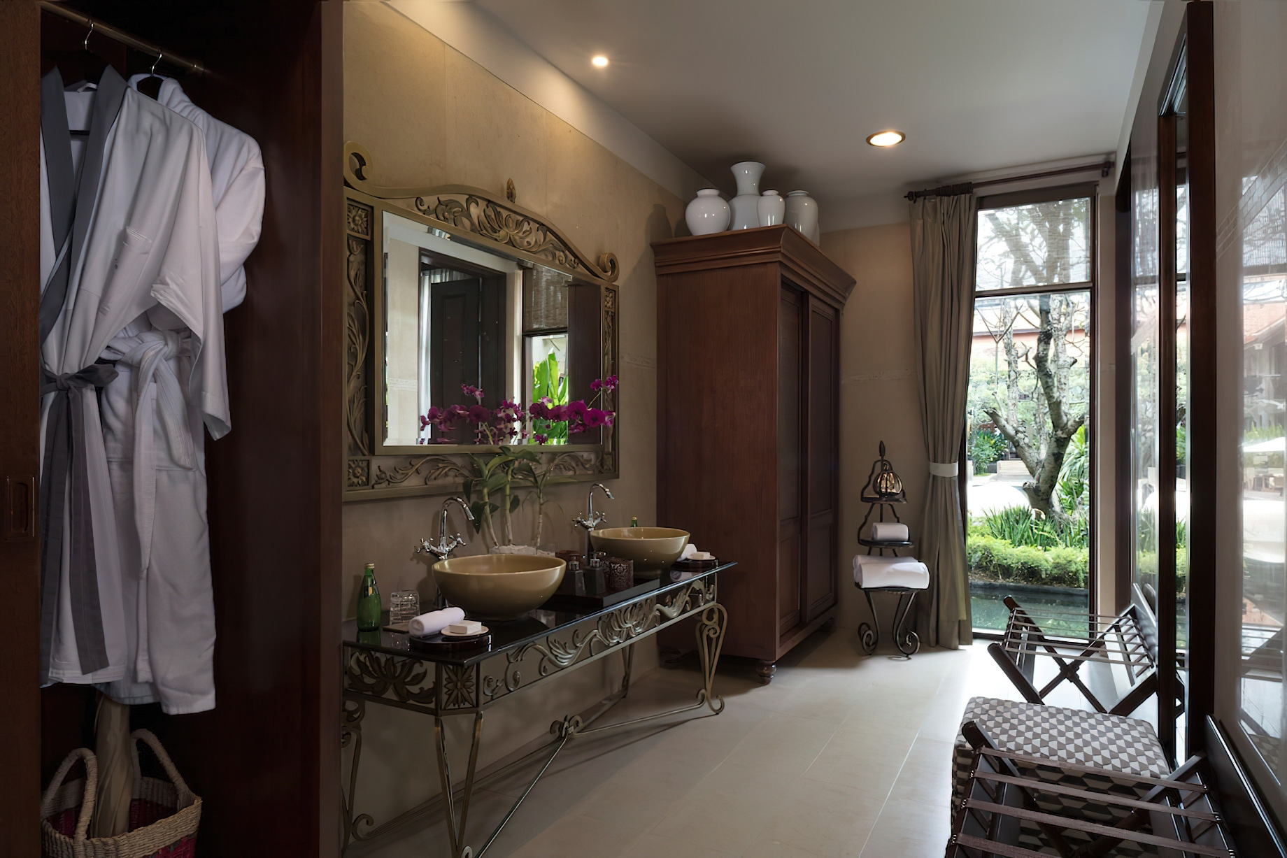 Anantara Angkor Resort – Siem Reap, Cambodia – Suite Bathroom