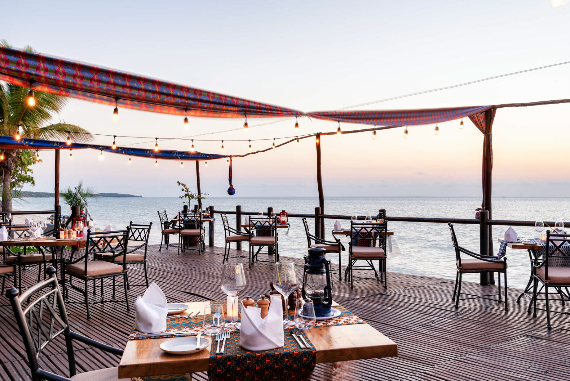Anantara Bazaruto Island Resort – Mozambique – Tartaruga Restaurant Beach Deck