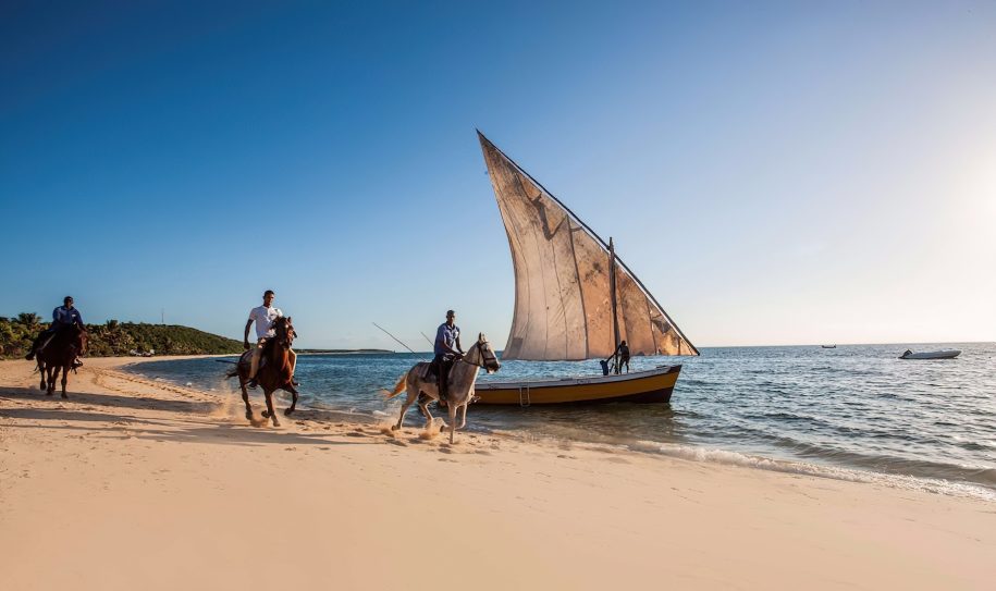 Anantara Bazaruto Island Resort - Mozambique - Beach Horseriding
