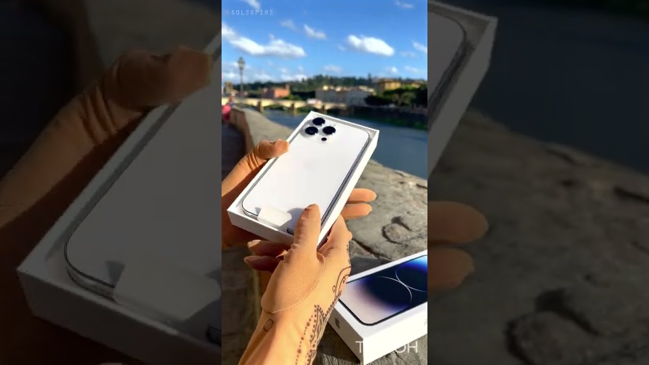 iPhone 14 Pro Max - Silver Unboxing - Museo Galileo - Ponte Vecchio - Florence, Tuscany, Italy