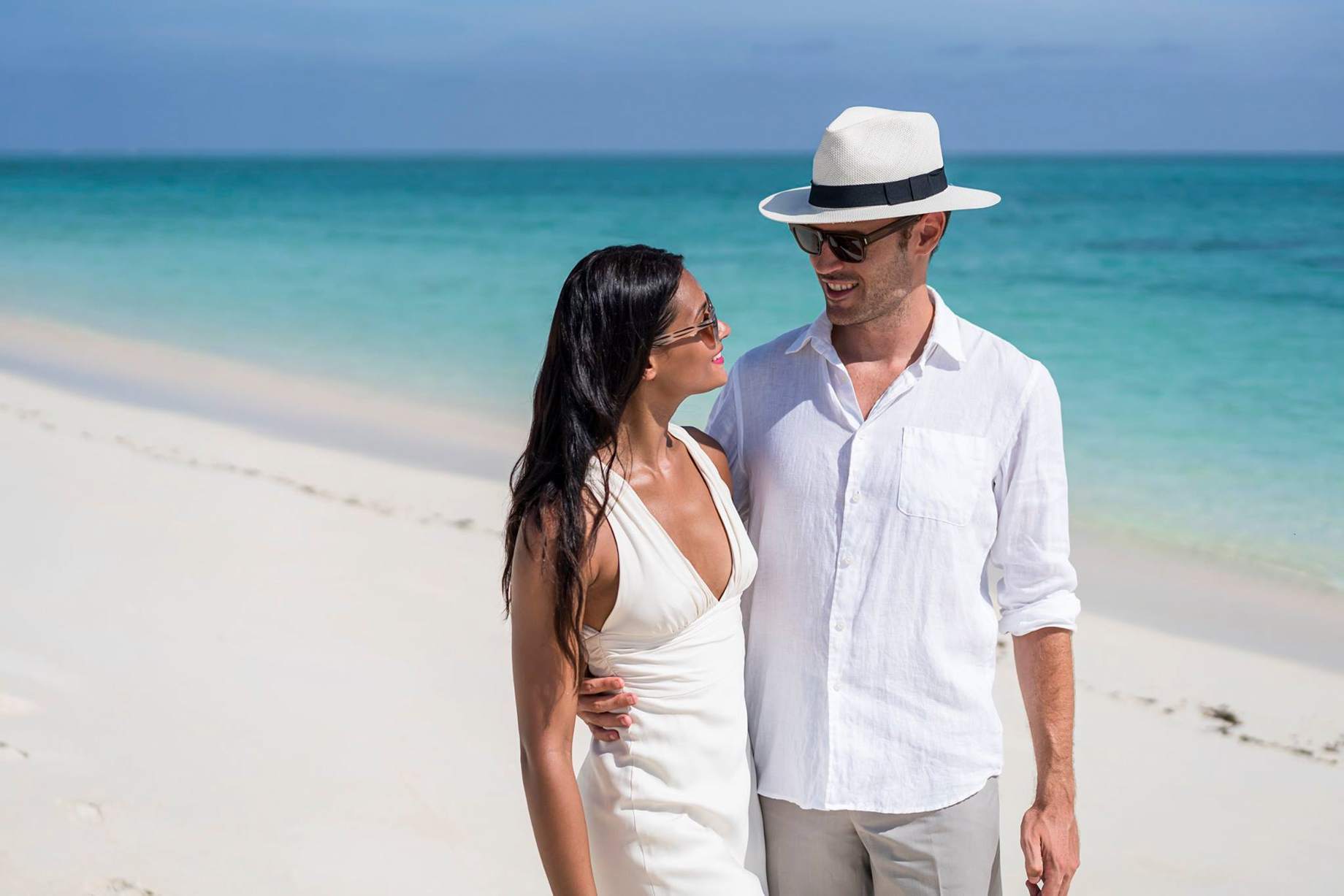 Anantara Medjumbe Island Resort - Mozambique - Couple on Beach