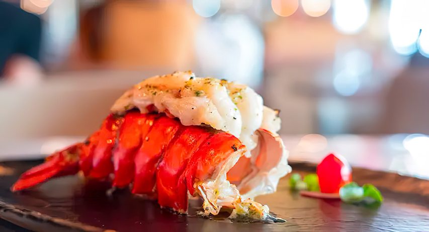 Anantara Al Jabal Al Akhdar Resort - Oman - Al Qalaa Restaurant Gourmet Lobster