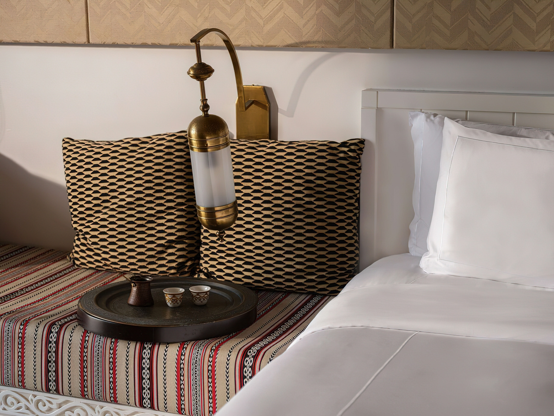 Al Baleed Resort Salalah by Anantara – Oman – Deluxe Sunset View Room Decor