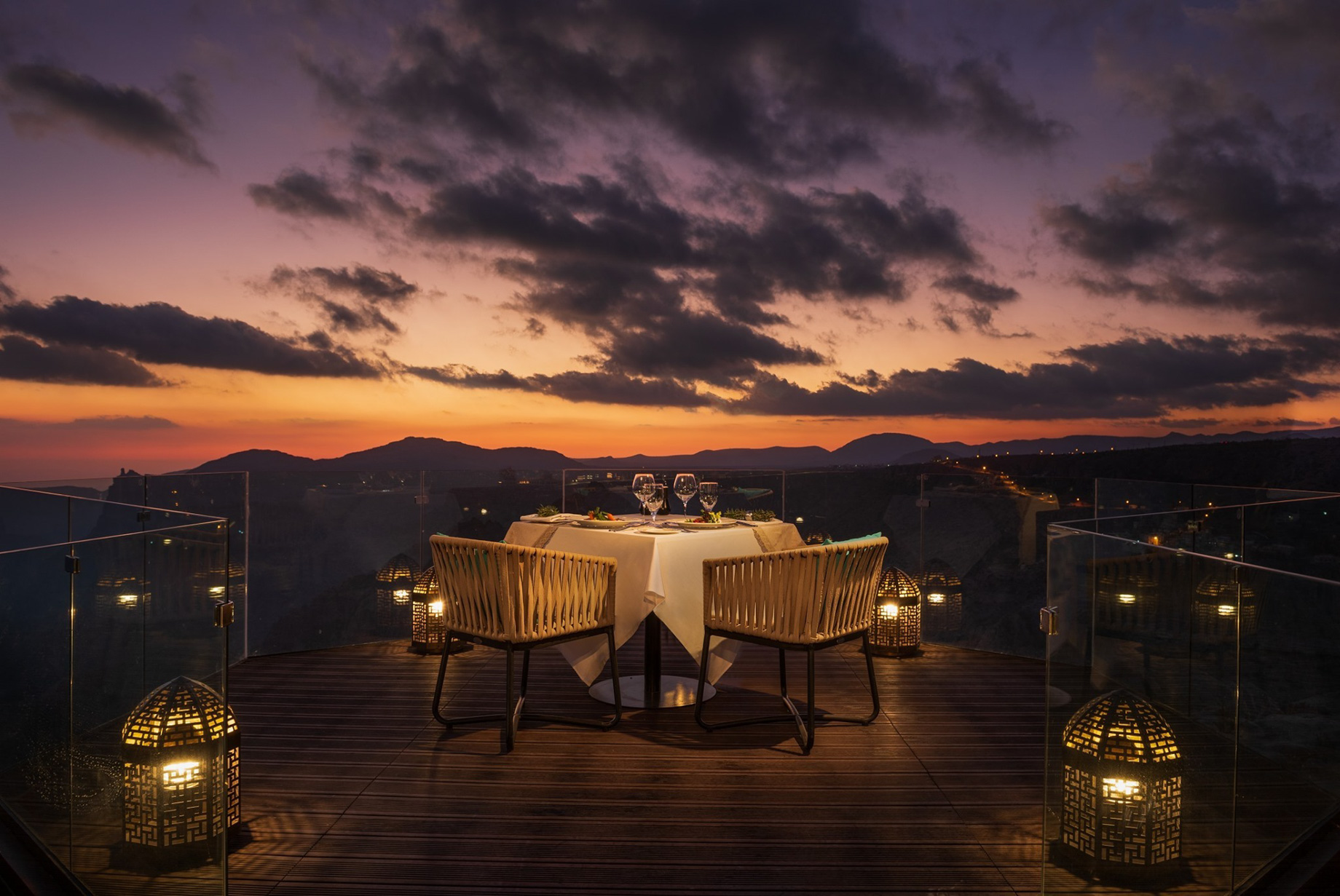 Anantara Al Jabal Al Akhdar Resort - Oman - Canyon Edge Dining Sunset