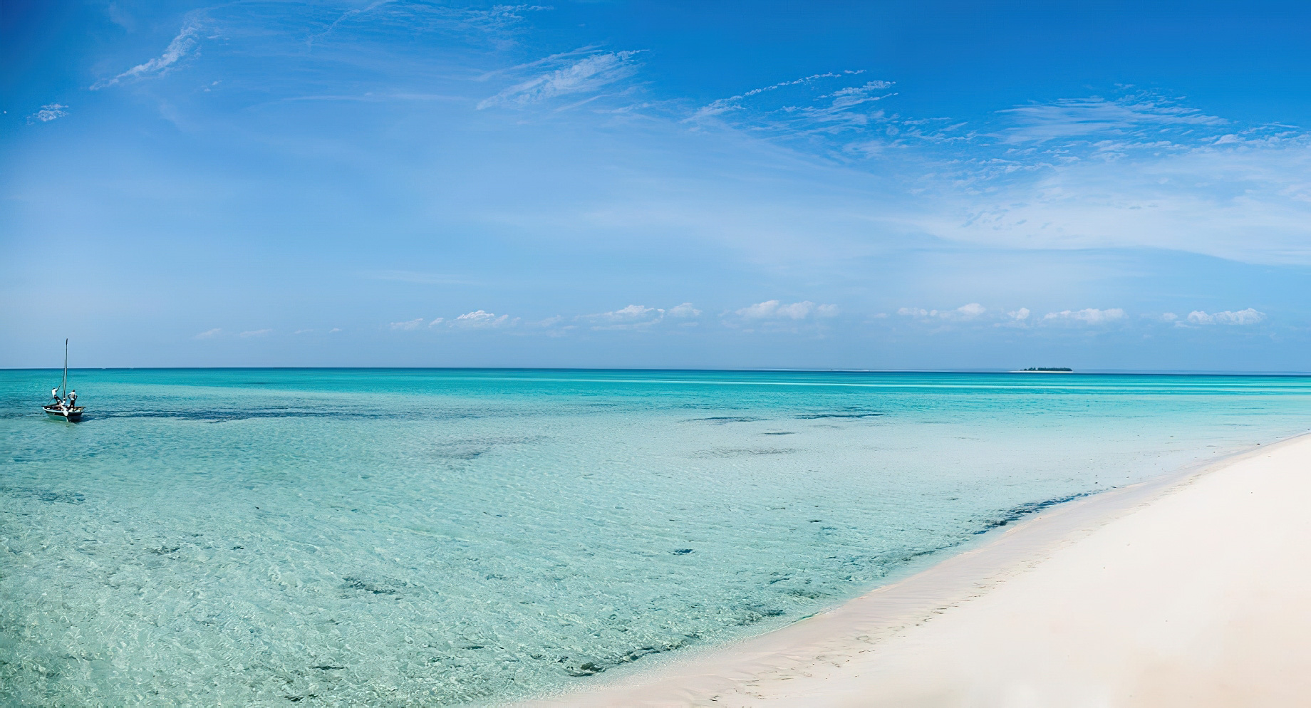 Anantara Medjumbe Island Resort – Mozambique – Beach Boat