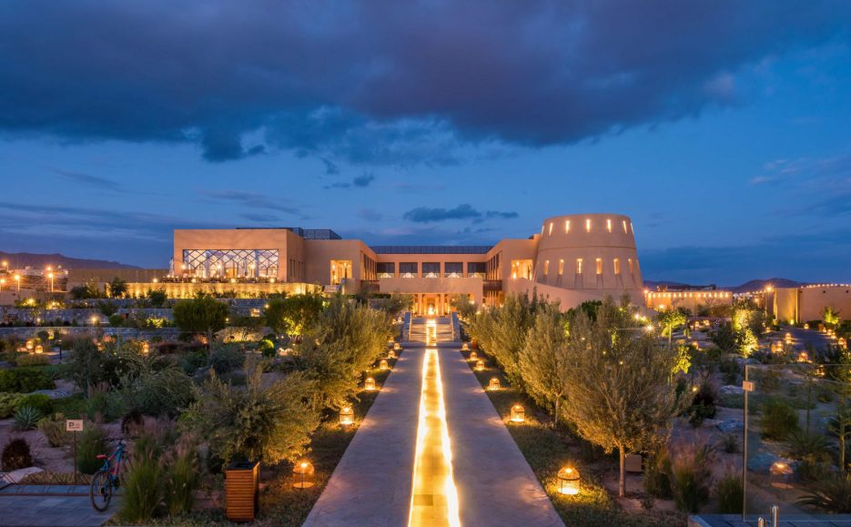 Anantara Al Jabal Al Akhdar Resort - Oman - Resort Evening View