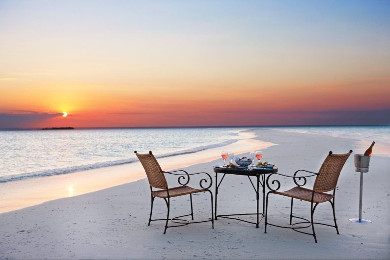 Anantara Medjumbe Island Resort - Mozambique - Beach Dining Sunset