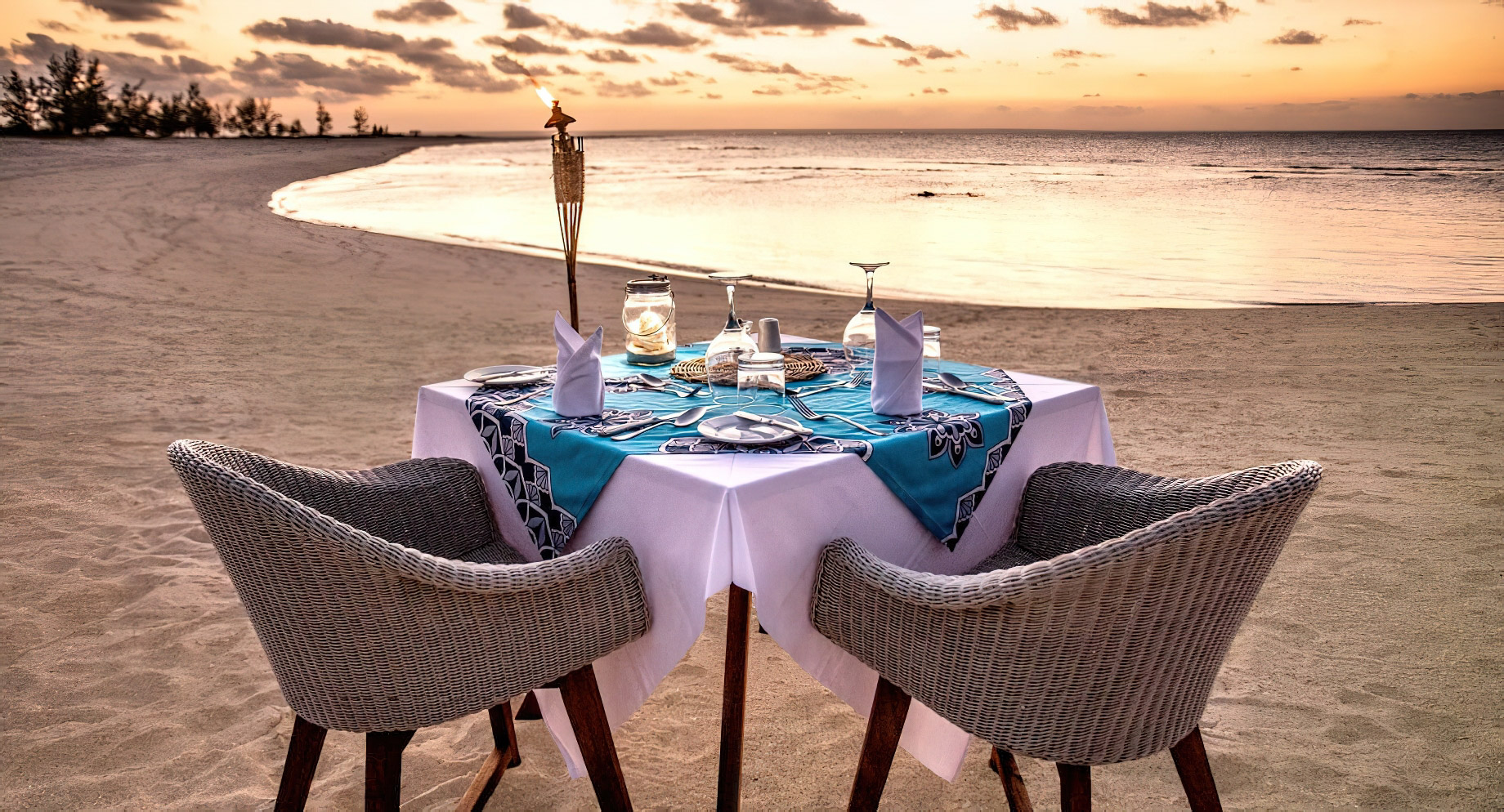 Anantara Medjumbe Island Resort – Mozambique – Beach Dining Sunset