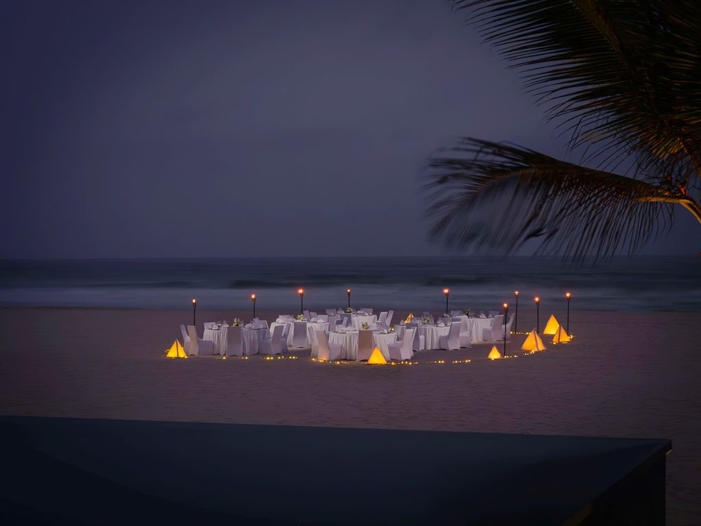 Al Baleed Resort Salalah by Anantara - Oman - Beach Private Dining Night