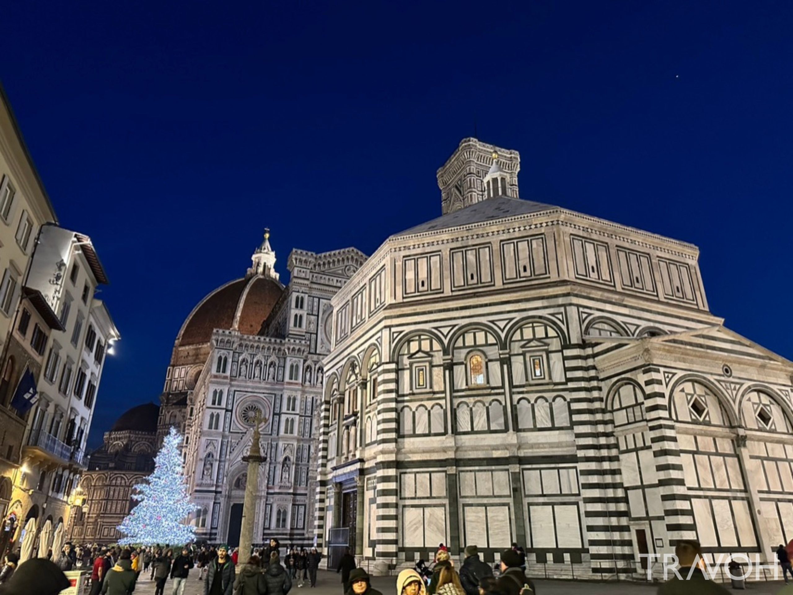 Cathedral Santa Maria del Fiore during Christmas season