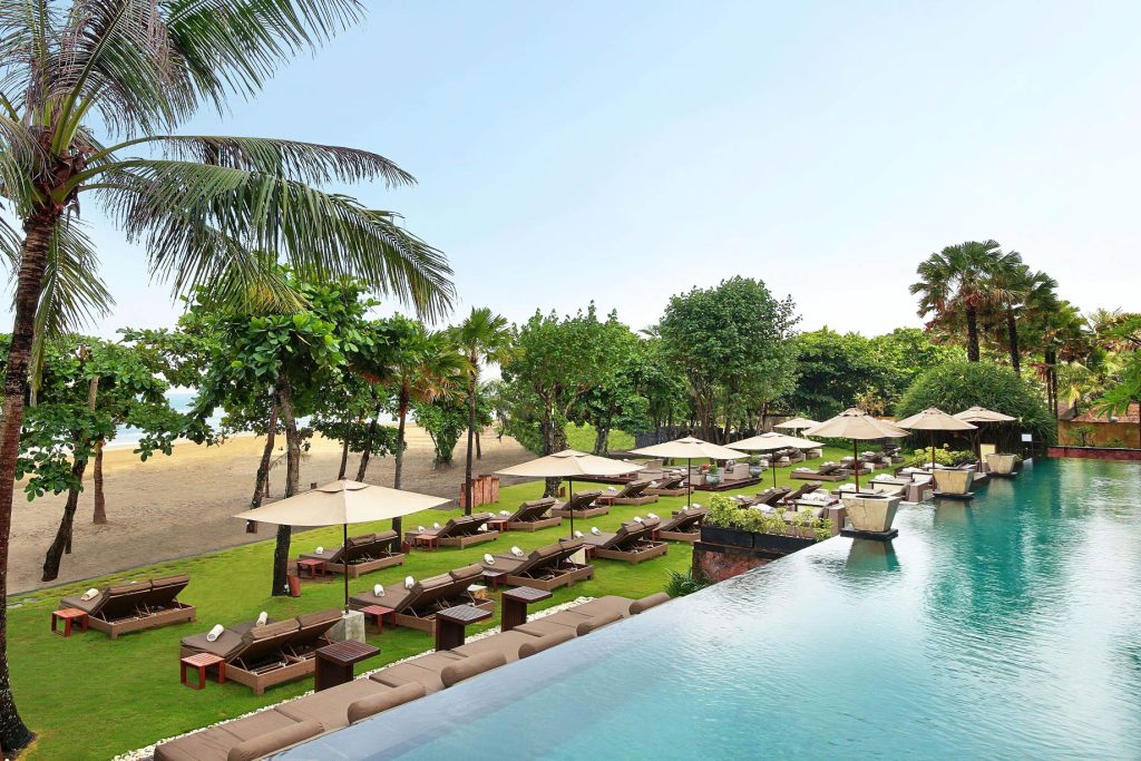 Anantara Seminyak Bali Resort - Bali, Indonesia - Pool Deck Beach View