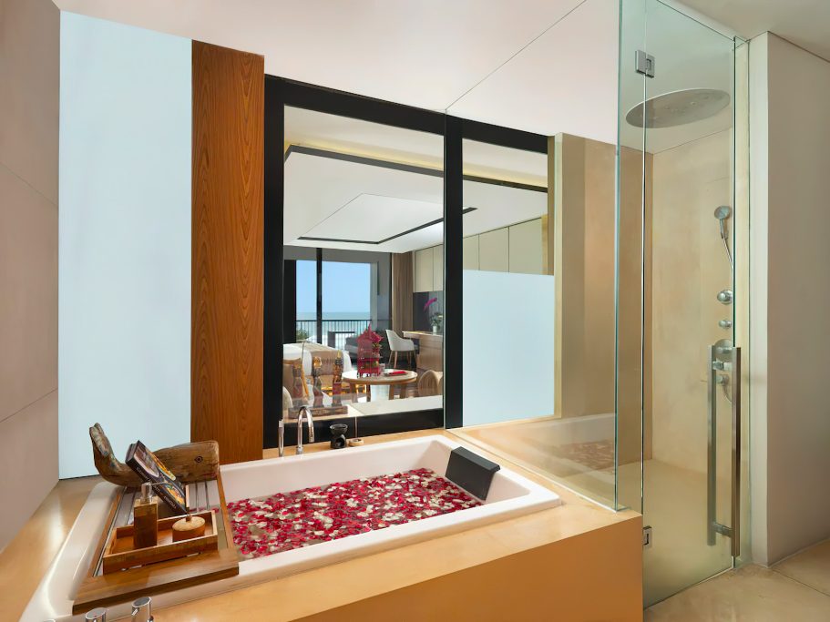 Anantara Seminyak Bali Resort - Bali, Indonesia - Guest Suite Bathroom