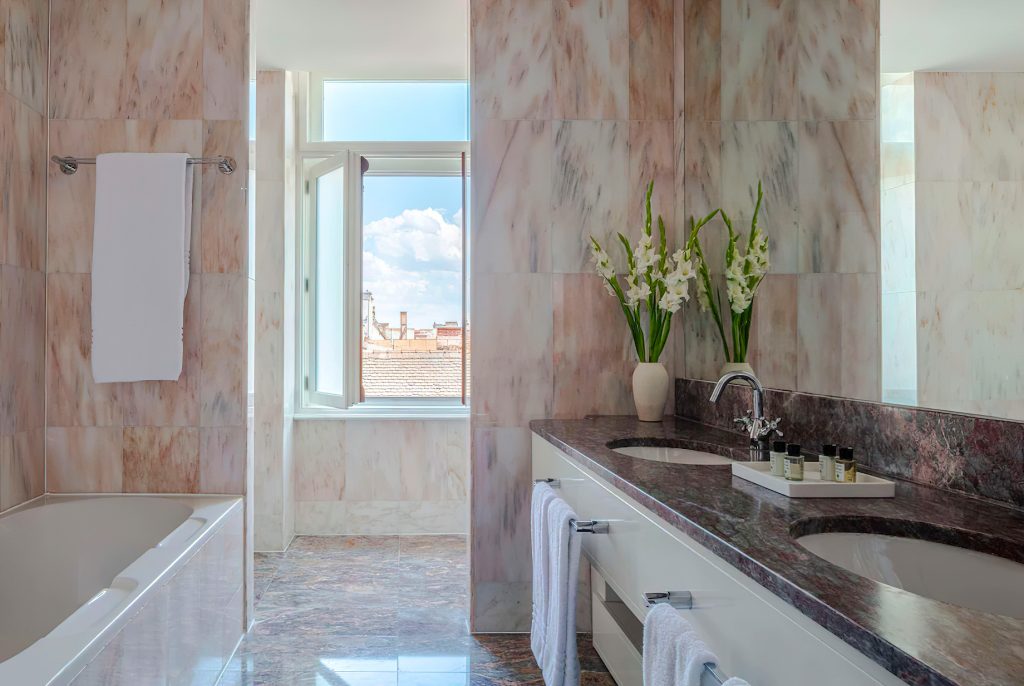 Anantara New York Palace Budapest Hotel - Hungary - Deluxe City View Room Bathroom