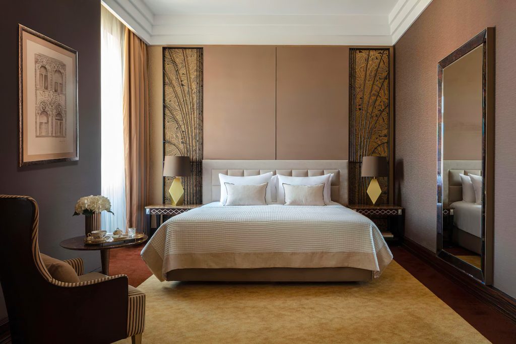 Anantara New York Palace Budapest Hotel - Hungary - Deluxe City View Room Bed