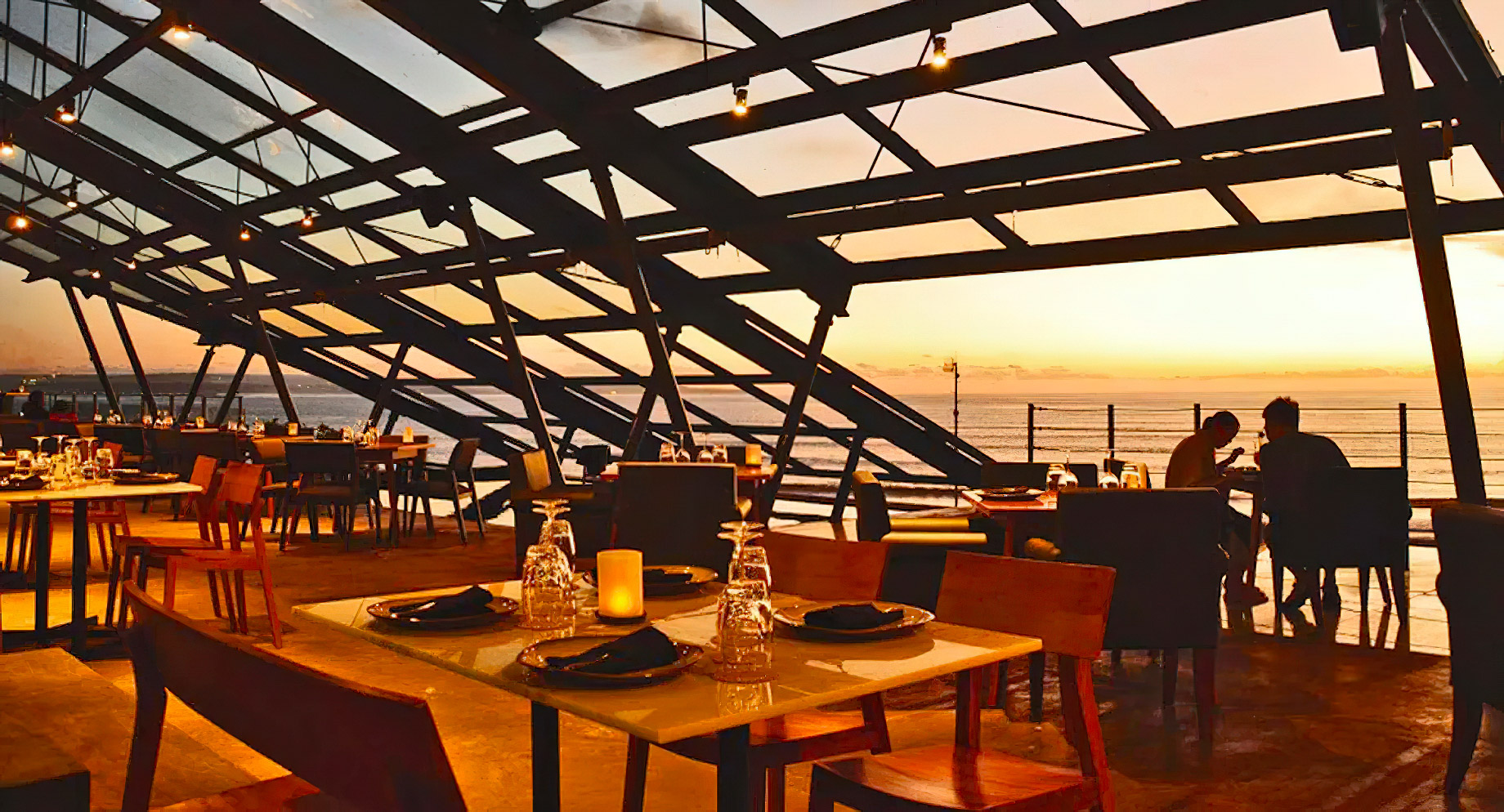 Anantara Seminyak Bali Resort - Bali, Indonesia - MoonLite Kitchen and Bar