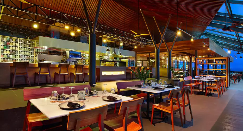 Anantara Seminyak Bali Resort - Bali, Indonesia - MoonLite Kitchen and Bar
