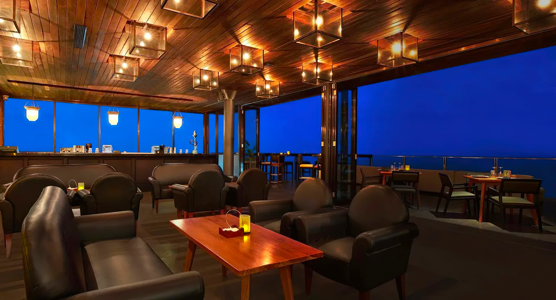 Anantara Seminyak Bali Resort - Bali, Indonesia - MoonLite Kitchen and Bar