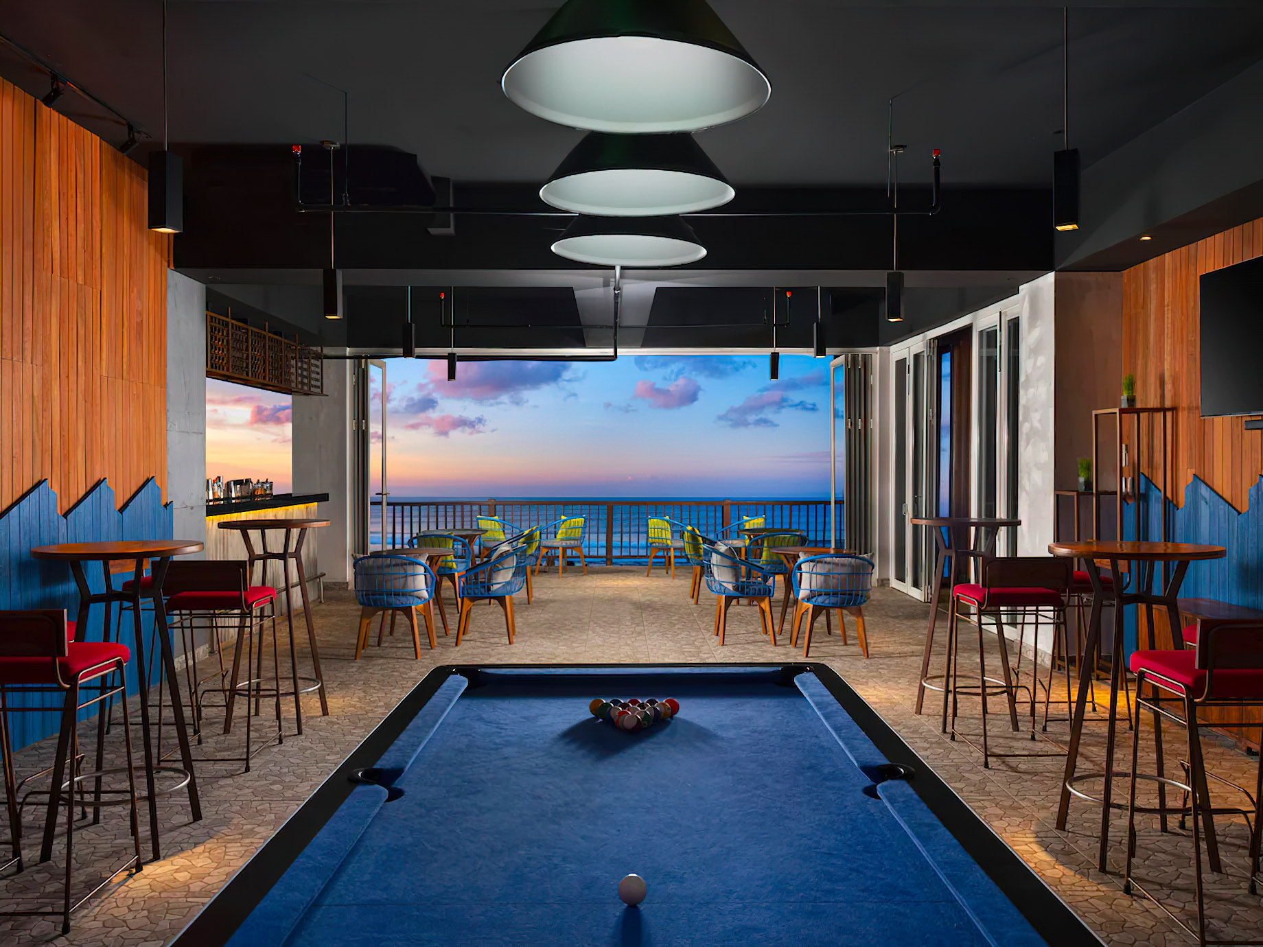 Anantara Uluwatu Bali Resort - Bali, Indonesia - Botol Biru Bar & Grill