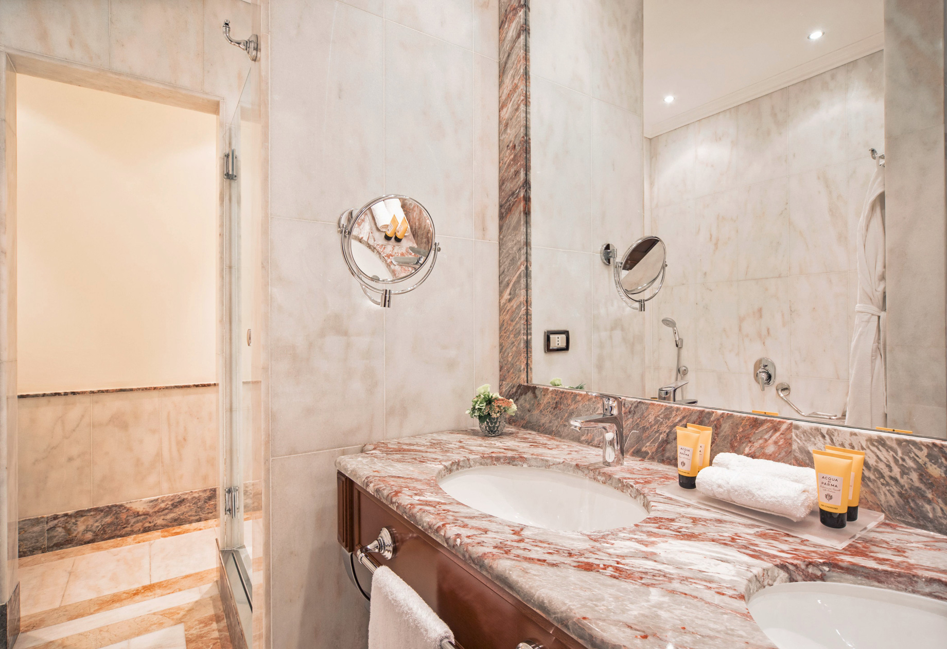 Anantara Palazzo Naiadi Rome Hotel - Rome, Italy - Guest Bathroom