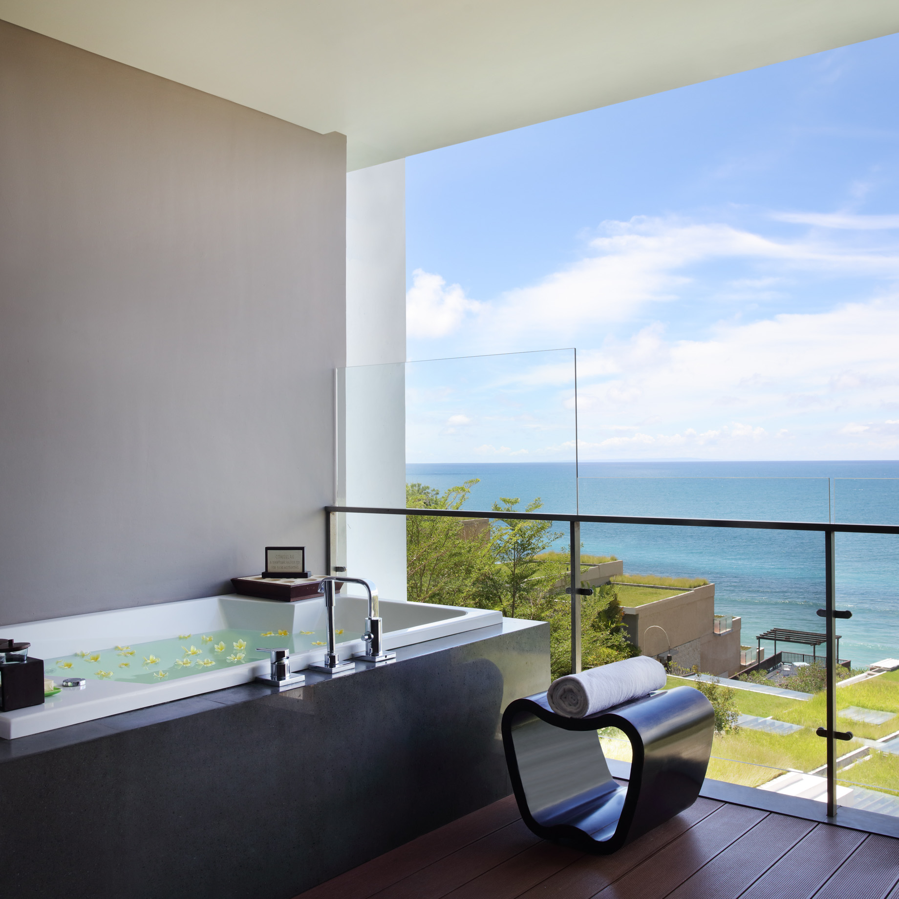 Anantara Uluwatu Bali Resort - Bali, Indonesia - Ocean View Suite Bathroom View