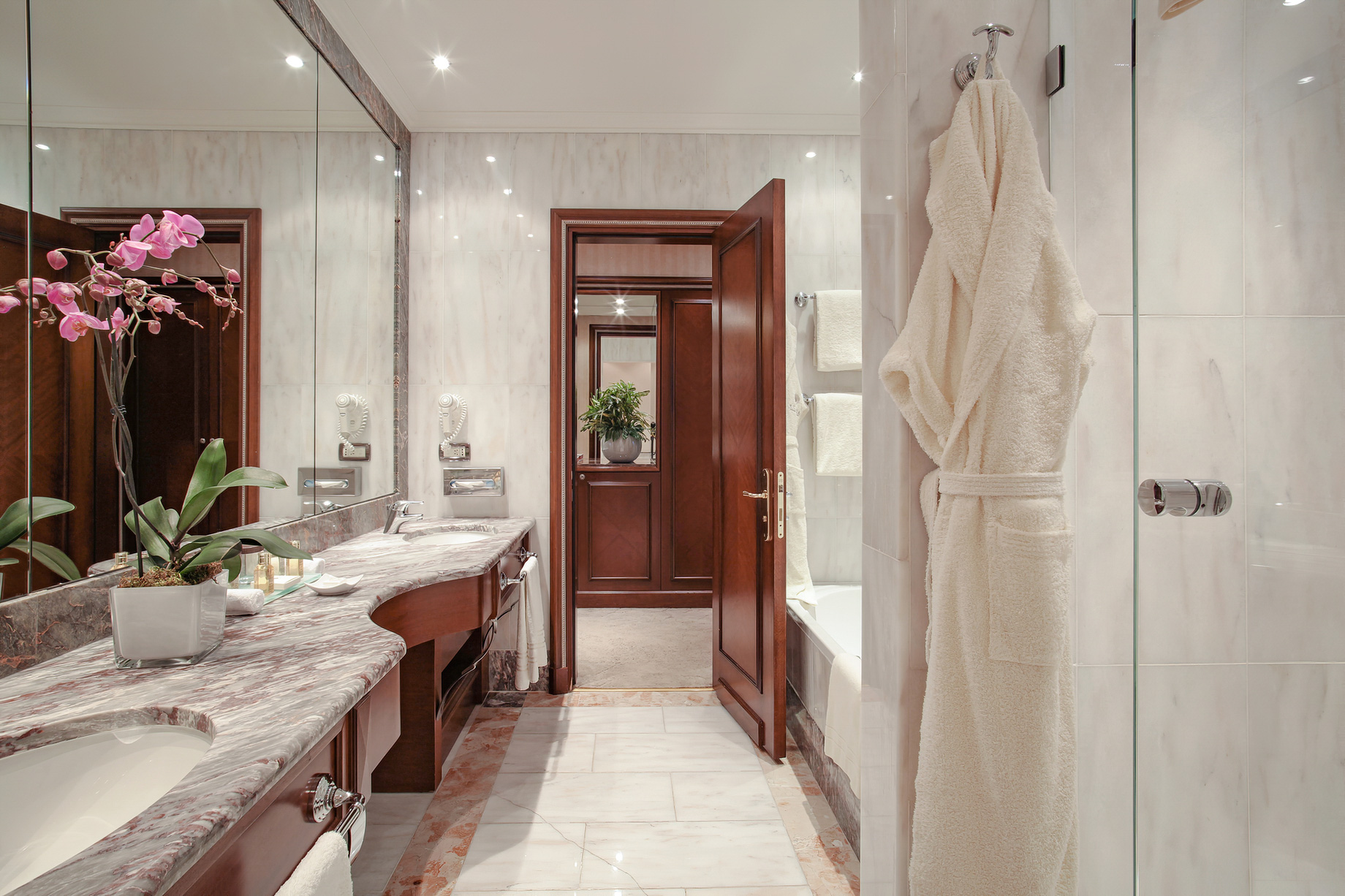 Anantara Palazzo Naiadi Rome Hotel - Rome, Italy - Guest Bathroom