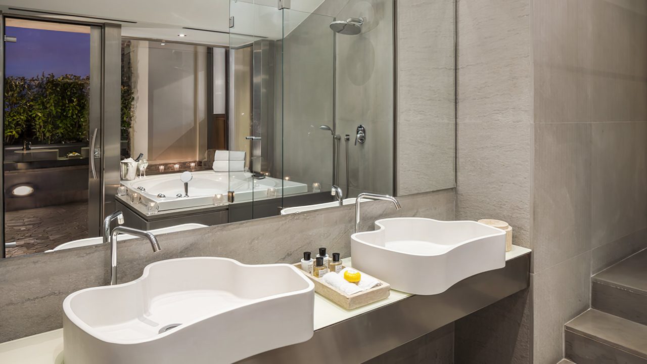 Anantara Palazzo Naiadi Rome Hotel - Rome, Italy - Guest Bathroom