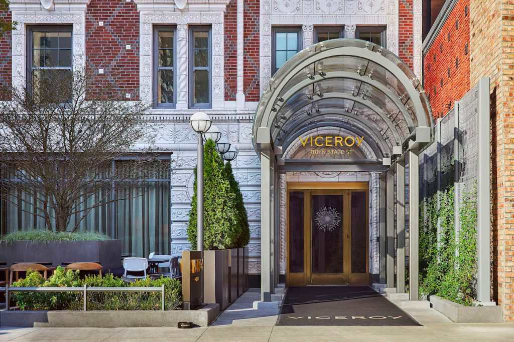 Viceroy Chicago Hotel - Chicago, IL, USA - Exterior Entrance