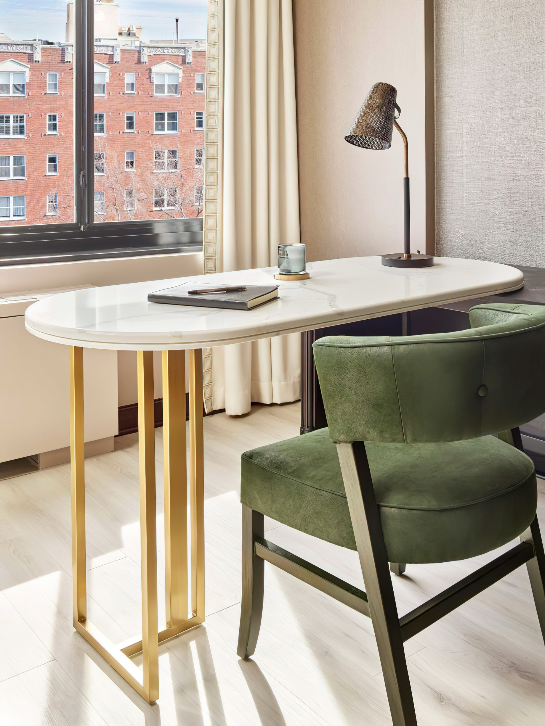 Viceroy Washington DC Hotel - Washington, DC, USA - Standard King Room Desk