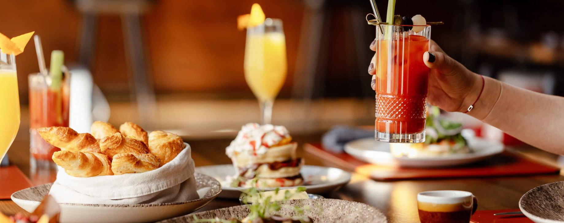 Viceroy Kopaonik Serbia Mountain Resort - Kopaonik, Serbia - Pique Ski Bar Food