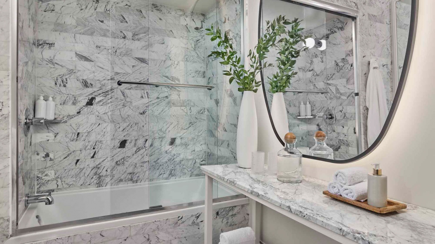 Viceroy Santa Monica Hotel – Santa Monica, CA, USA – City View King Room Bathroom