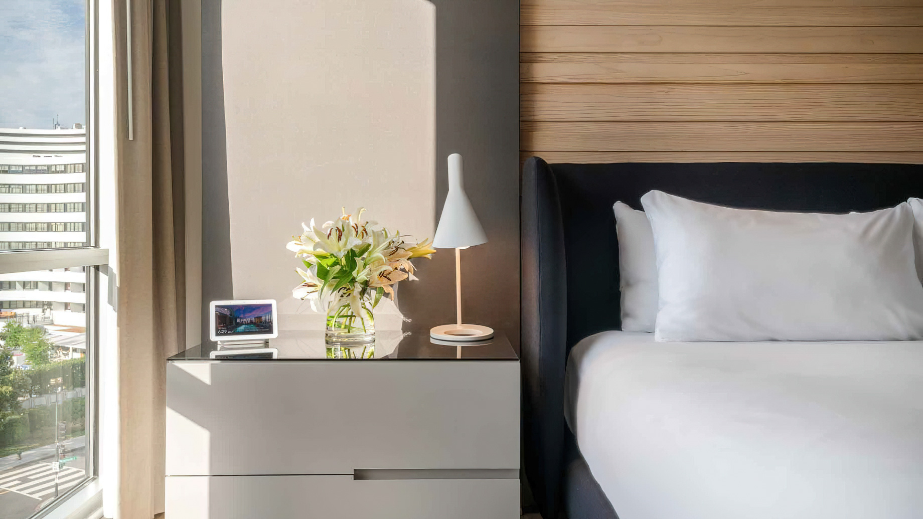 Hotel Zena, a Viceroy Urban Retreat – Washington, DC, USA – Zena City View King Room Decor