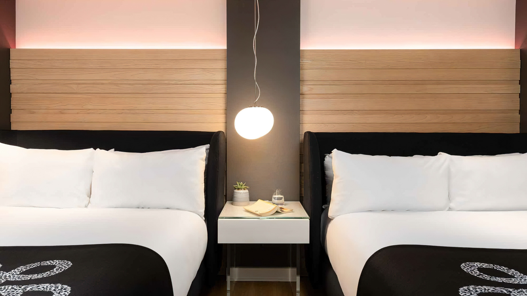 Hotel Zena, a Viceroy Urban Retreat - Washington, DC, USA - Zena City View Two Queens Room Decor