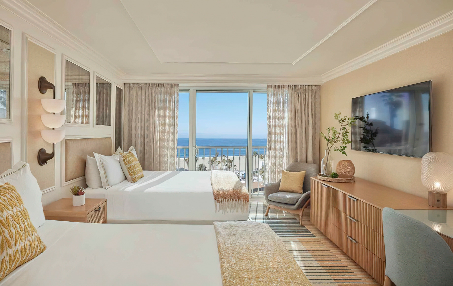 Viceroy Santa Monica Hotel - Santa Monica, CA, USA - Ocean View Two Queens Room