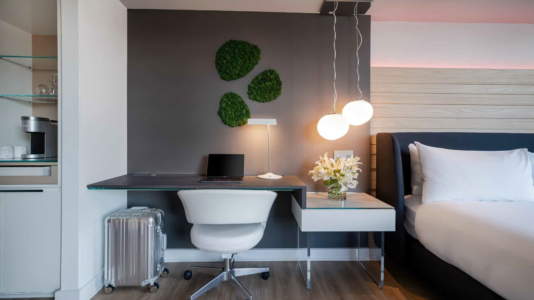 Hotel Zena, a Viceroy Urban Retreat - Washington, DC, USA - Zena Circle View Studio King Room Desk Station