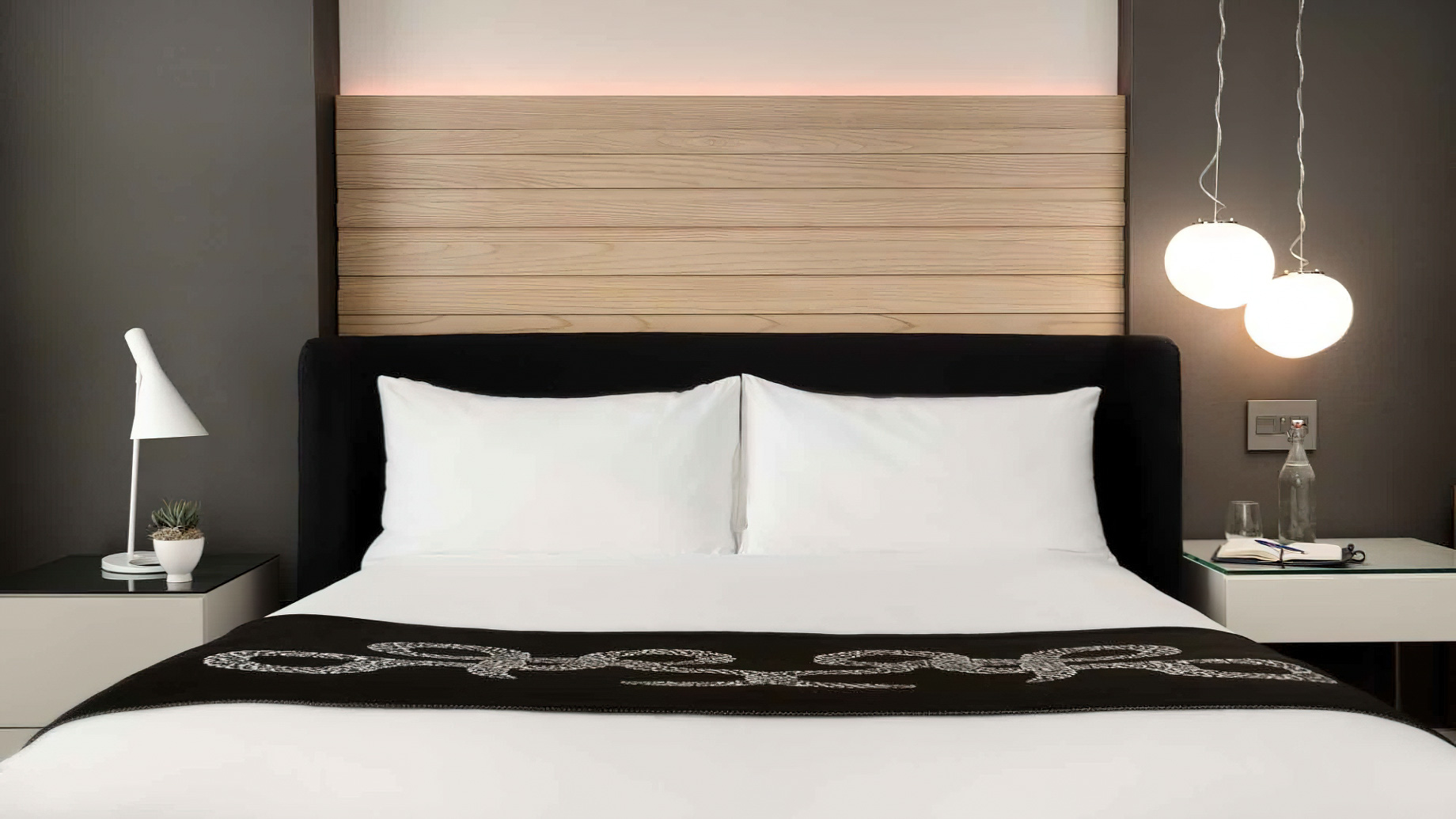 Hotel Zena, a Viceroy Urban Retreat - Washington, DC, USA - Zena Circle View Studio King Room Decor