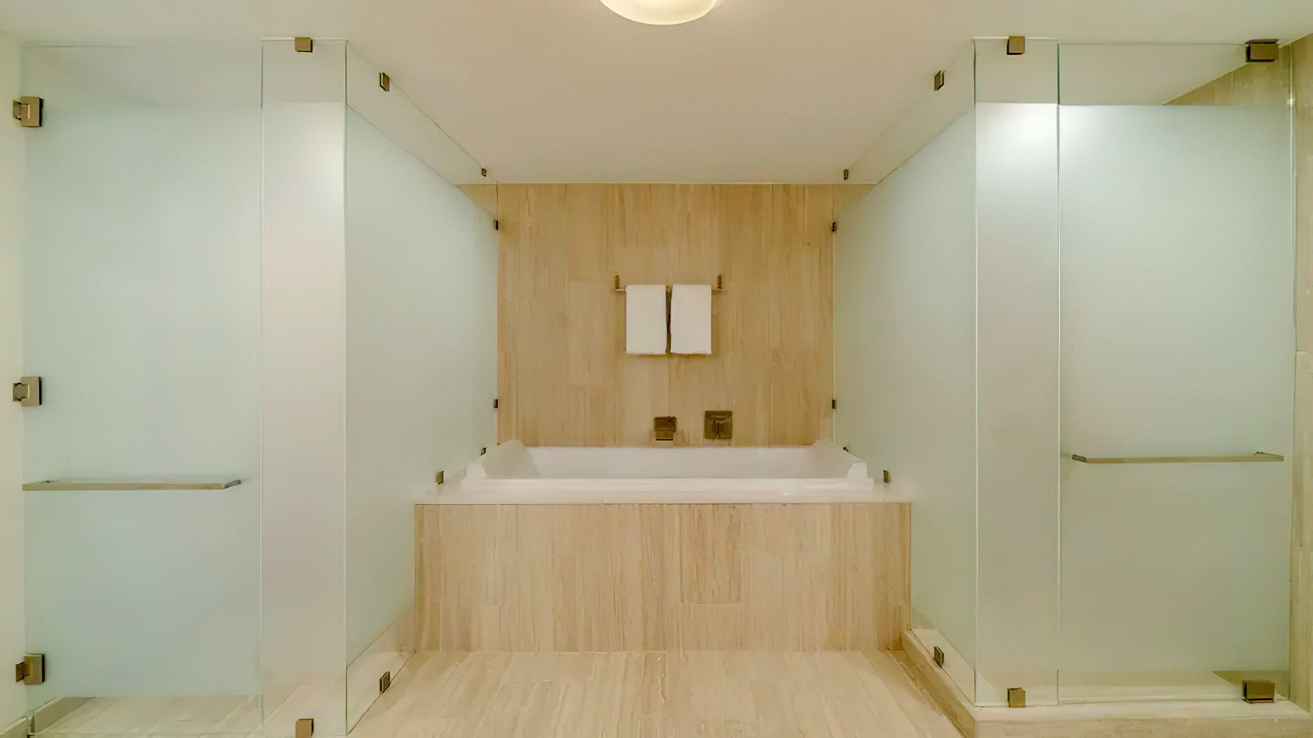 Hyatt Regency Aruba Resort & Casino – Noord, Aruba – Oceanfront Orquidea Suite with Balcony Bathroom